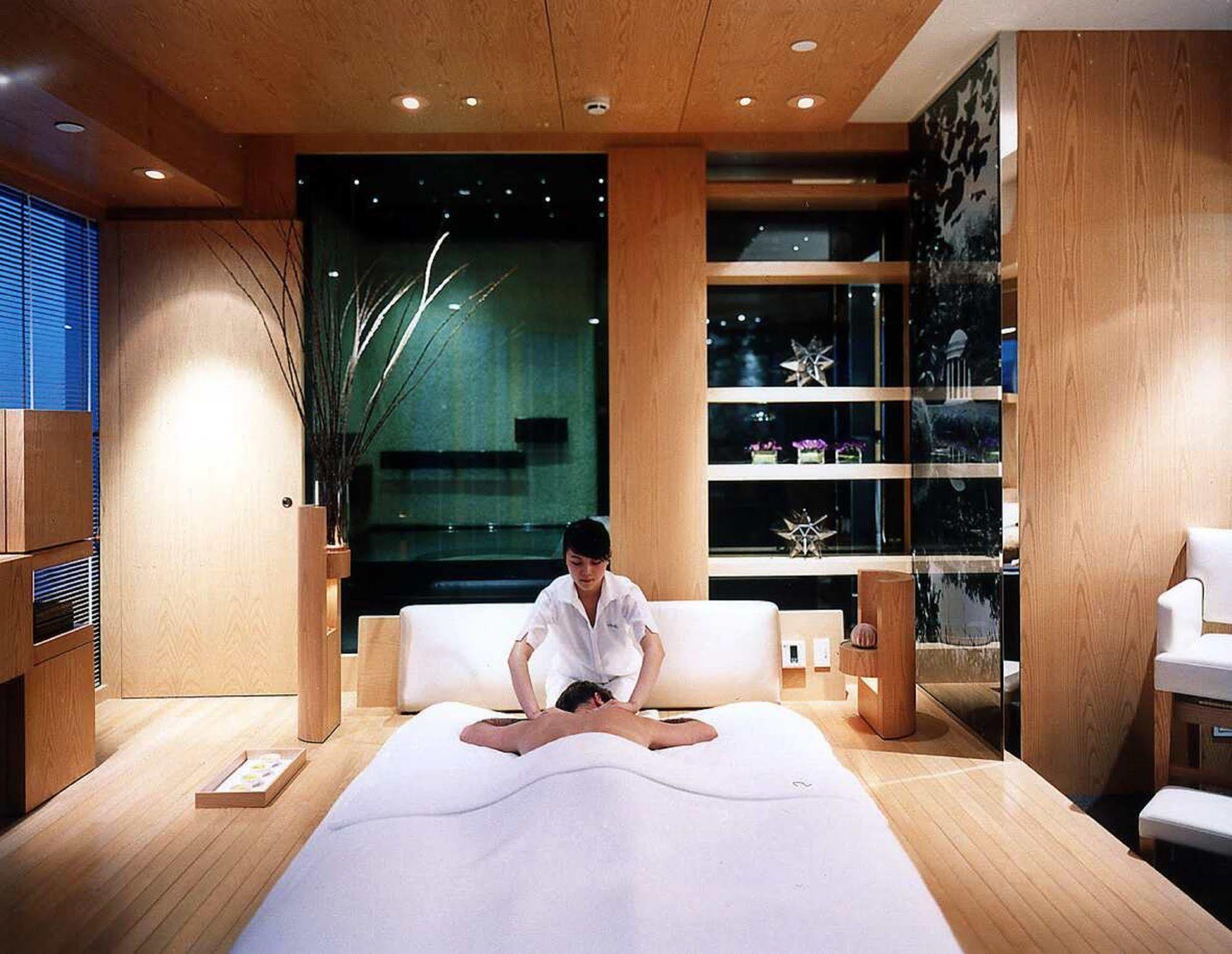 Hotel Hyatt Regency Tsim Sha Tsui 5*