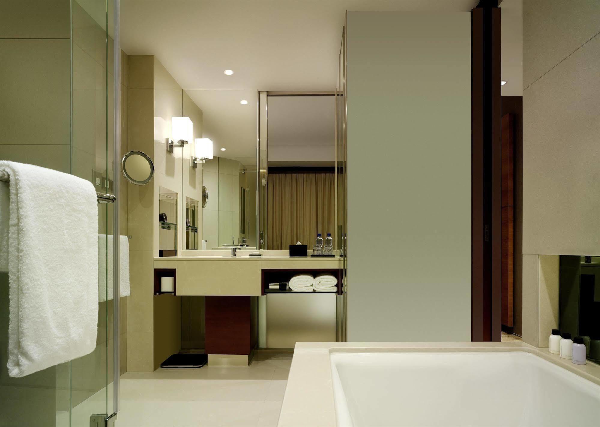 Hyatt Regency Tsim Sha Tsui Hotel 5*